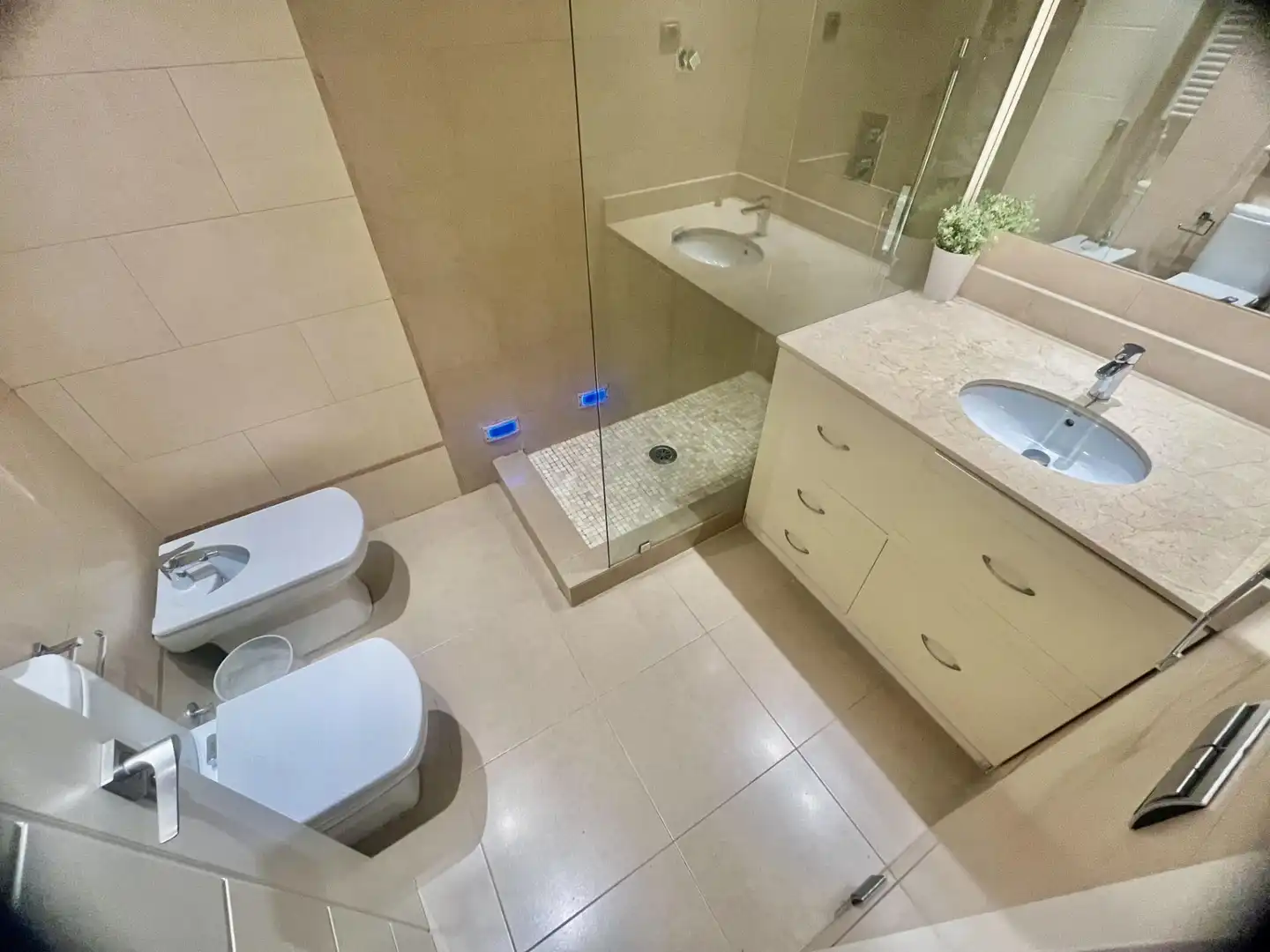 Bathroom of Flat for sale in Madrid  with Air Conditioner, Heating and Private garden
