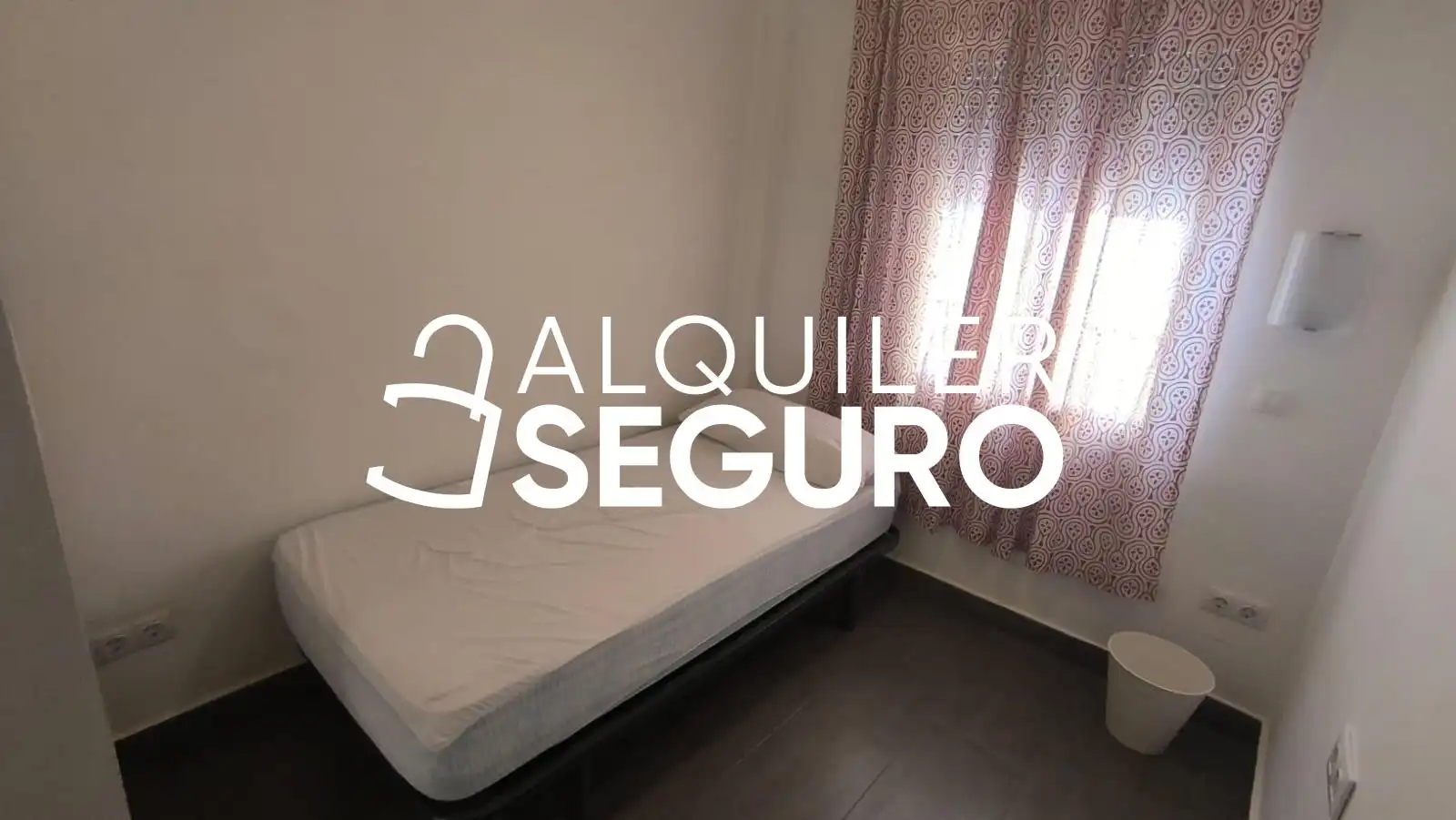 Habitación de Piso de alquiler en Sevilla con Terraza y Amueblado