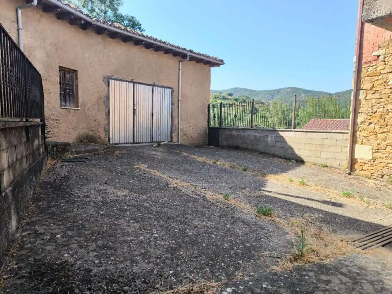 Parking de Casa o chalet en venta en Vegaquemada con Calefacción y Jardín privado