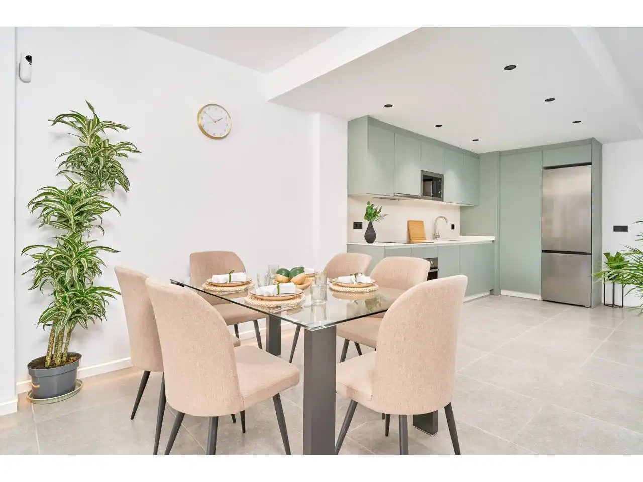 Comedor de Piso en venta en Torrox con Terraza, Trastero y Amueblado