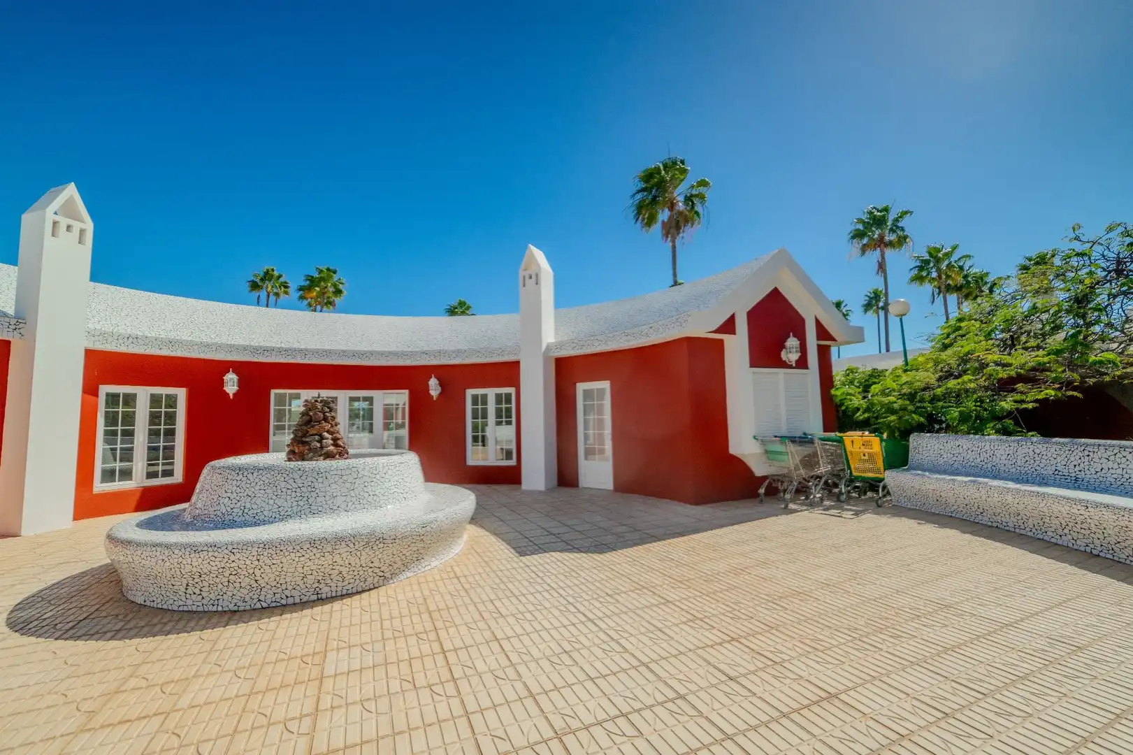 Vista exterior de Casa o xalet en venda en San Bartolomé de Tirajana amb Aire condicionat, Jardí privat i Terrassa