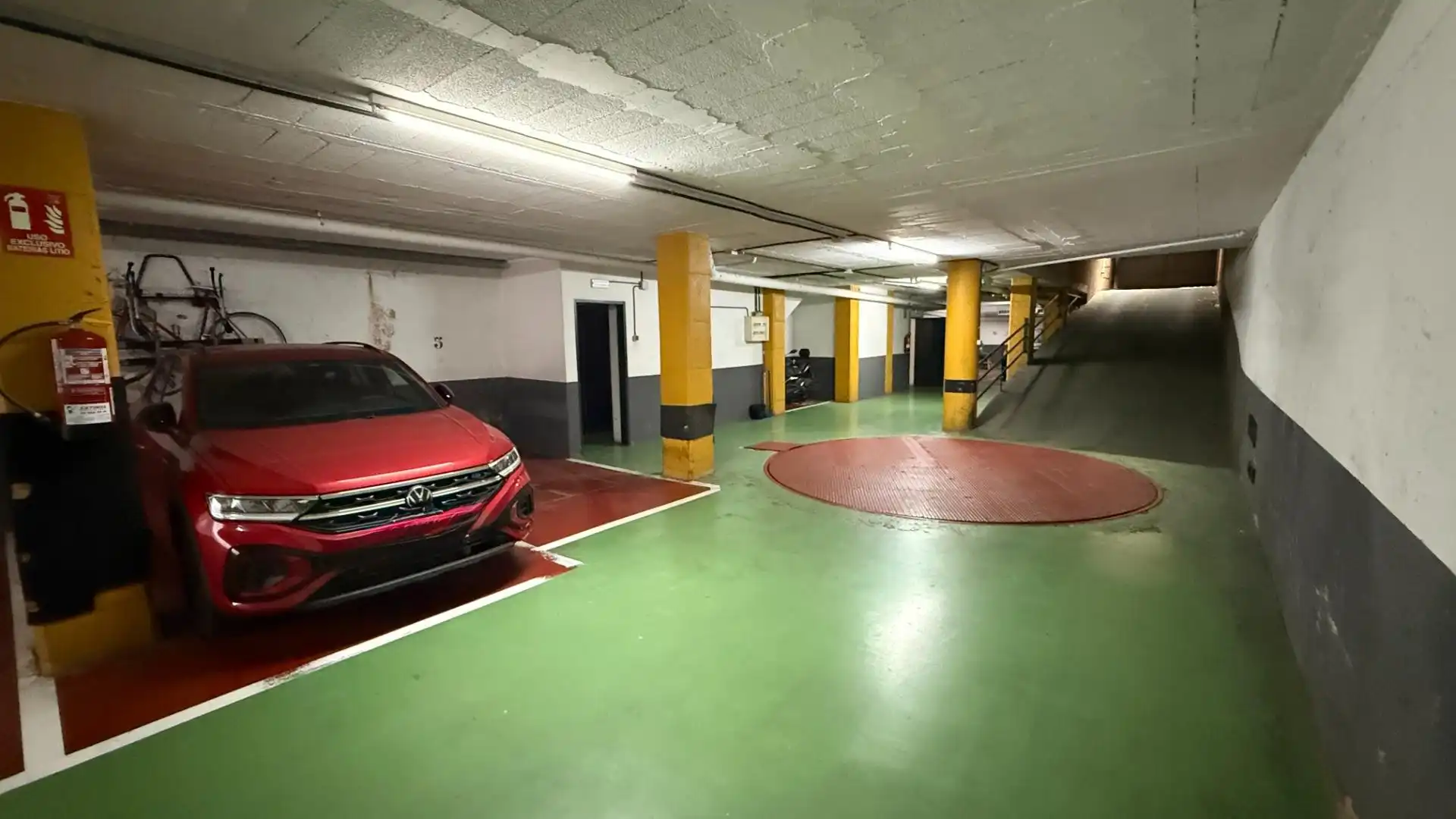Parking of Flat for sale in Barcelona  with Air Conditioner, Heating and Parquet flooring