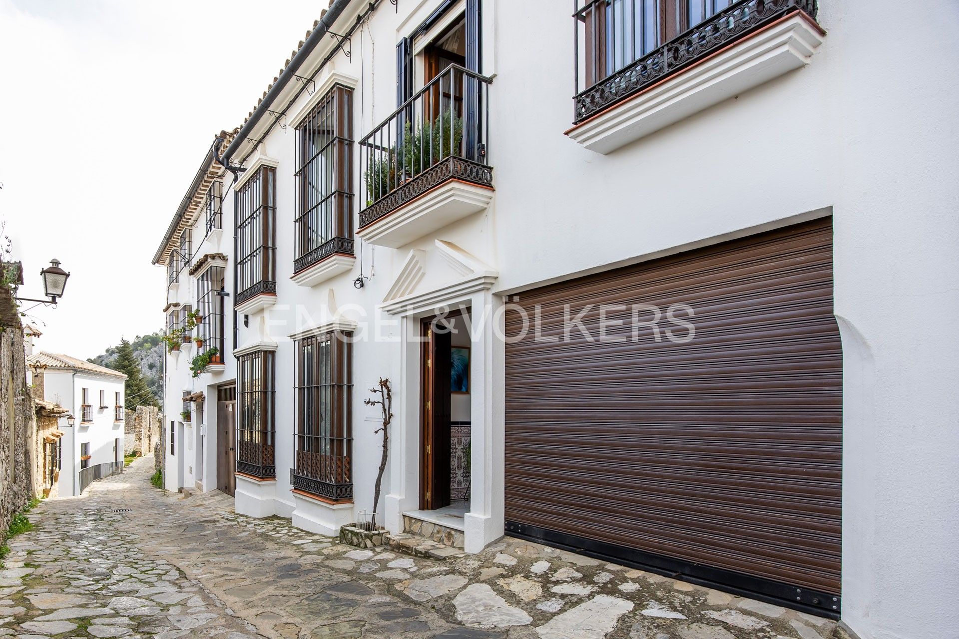 Vista exterior de Casa o xalet en venda en Grazalema amb Aire condicionat, Calefacció i Traster