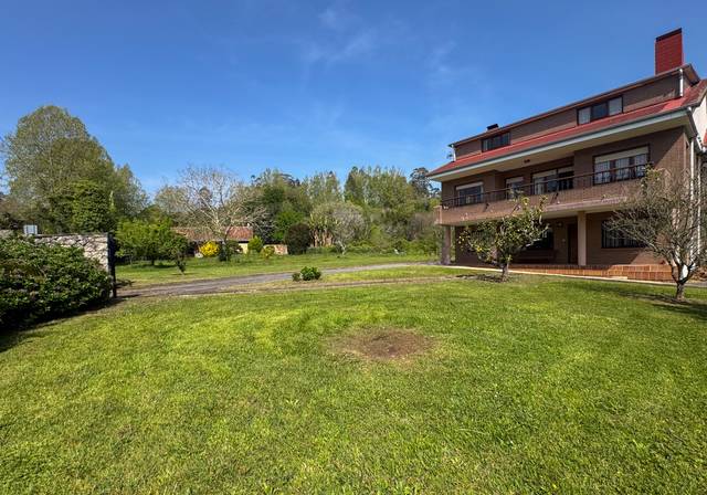 Casa-chalet en Venta en Barrio la Herrería en Alfoz de Lloredo