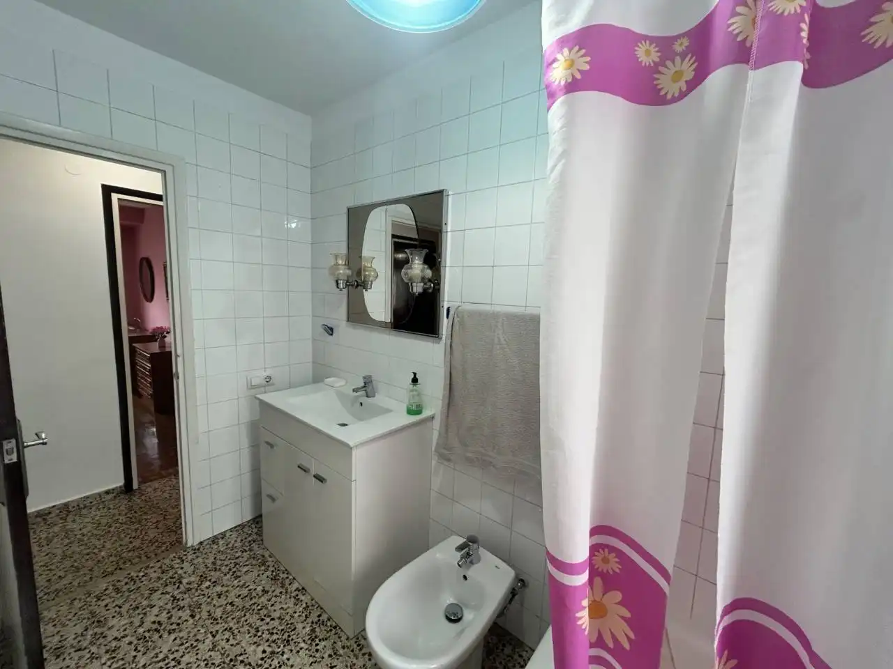 Bany de Pis en venda en Oviedo  amb Calefacció i Moblat