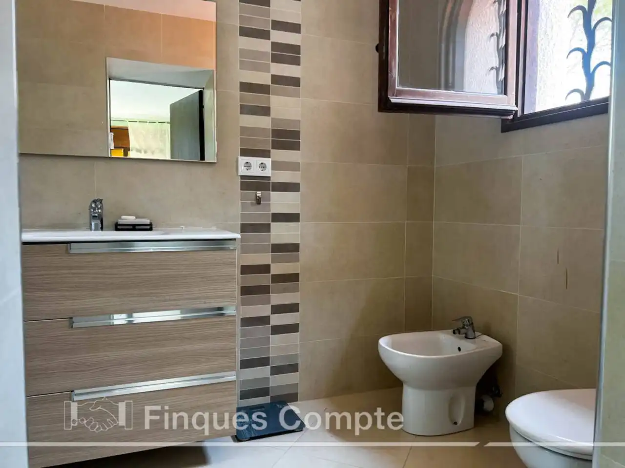 Baño de Casa o chalet en venta en Roda de Berà con Jardín privado, Terraza y Piscina