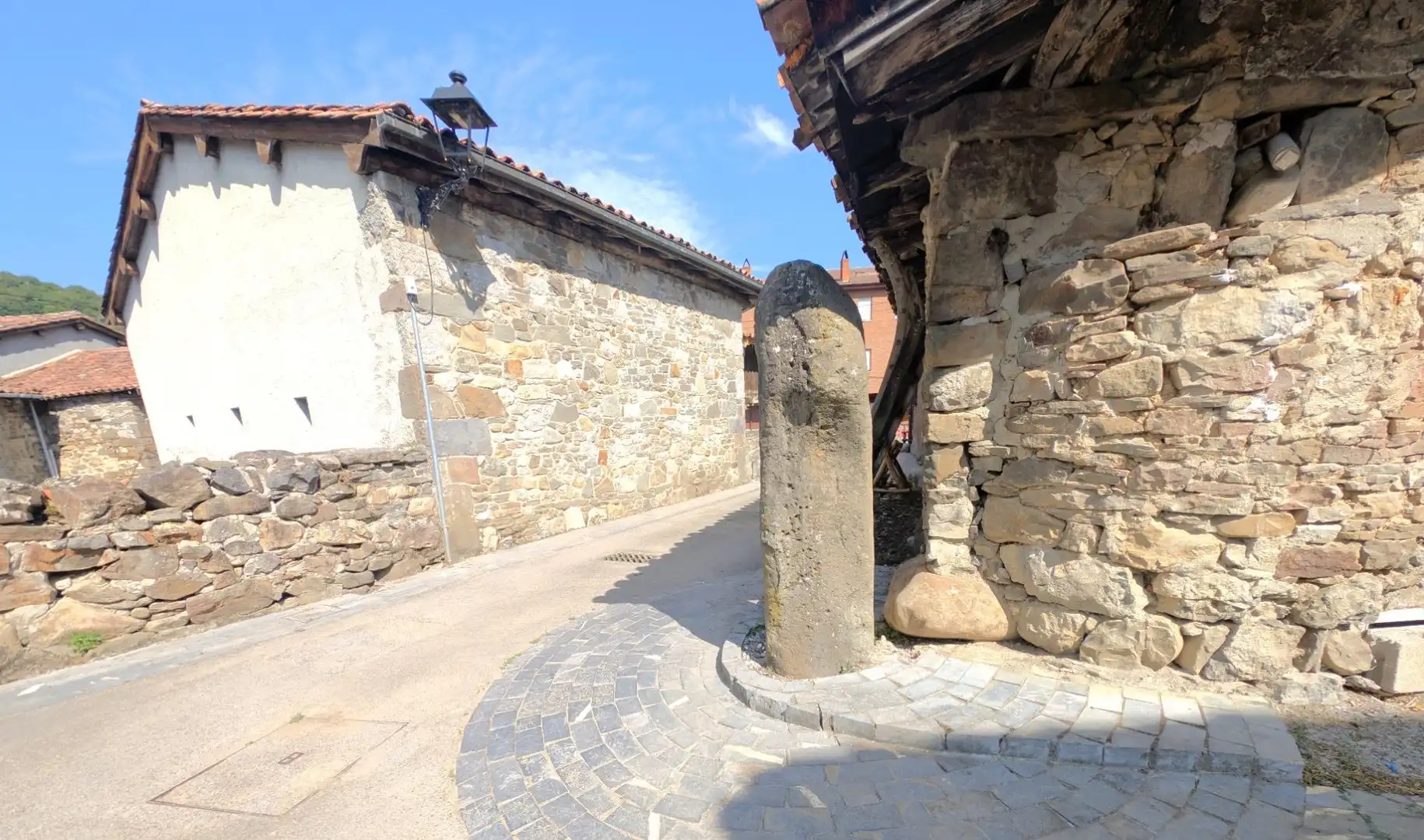Vista exterior de Finca rústica en venda en Aller amb Jardí privat
