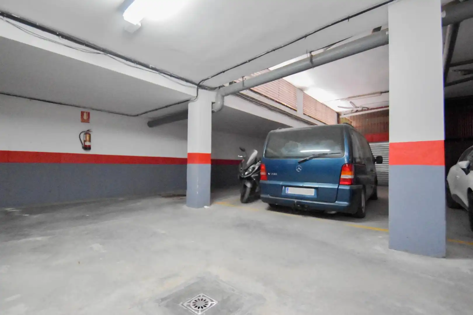 Aparcament de Pis en venda en Granada amb Calefacció i Piscina comunitària