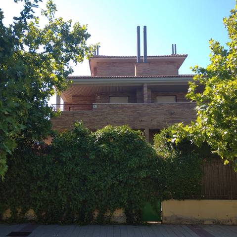Casa adosada en Alquiler en Avenida de la Ilustración, 39 en Montecanal