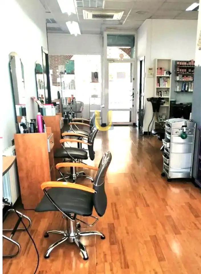 Local comercial en traspaso en Los Arcos - El Viviero
