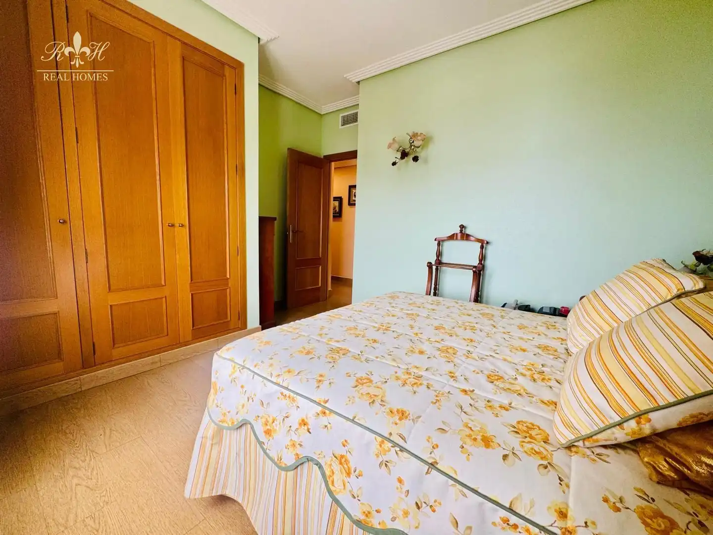 Habitación de Piso en venta en Benidorm con Aire acondicionado, Terraza y Piscina