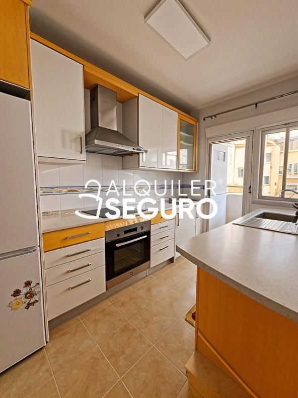 Cocina de Piso de alquiler en  Madrid Capital con Aire acondicionado, Calefacción y Terraza