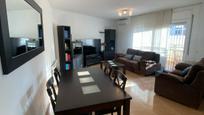 Living room of Single-family semi-detached for sale in El Vendrell  with Air Conditioner, Terrace and Swimming Pool