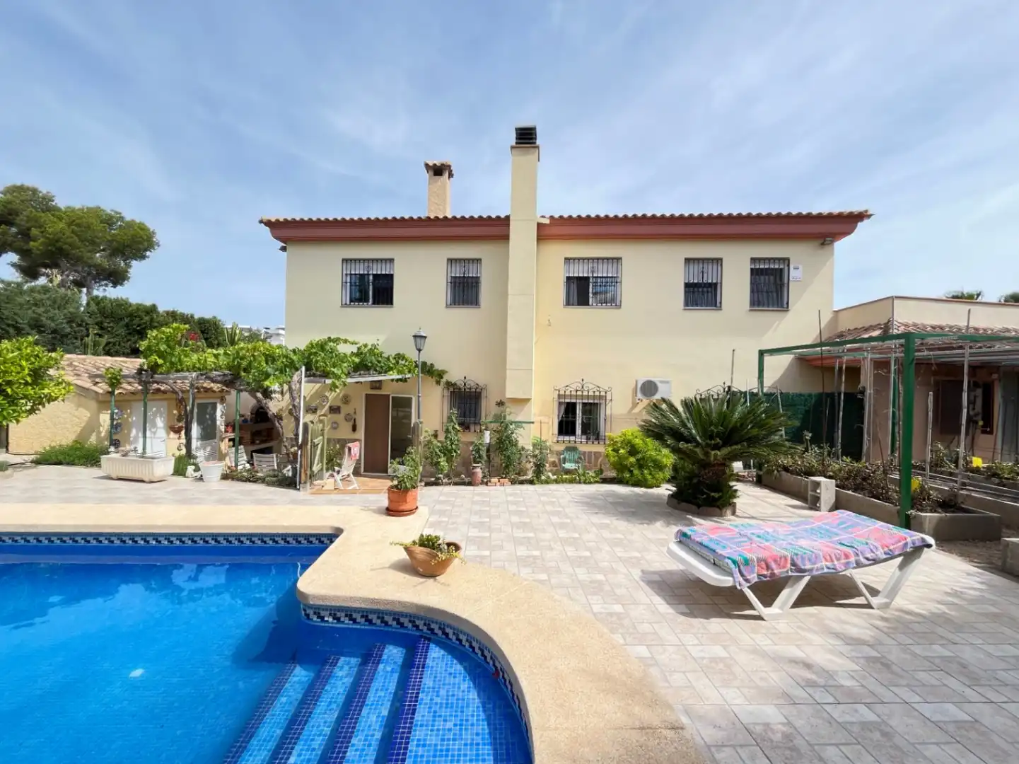Villa con terrazza in vendita a L'Albir
