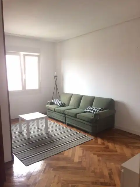 Sala d'estar de Pis de lloguer en Bilbao  amb Calefacció i Microones