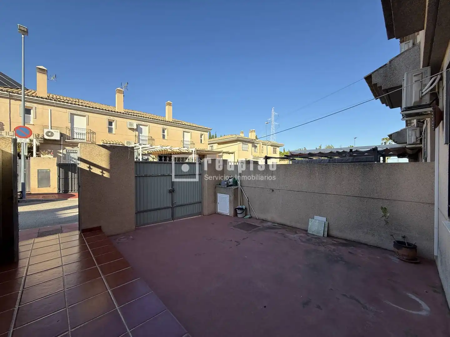 Vista exterior de Casa o xalet en venda en Cártama amb Aire condicionat, Terrassa i Alarma