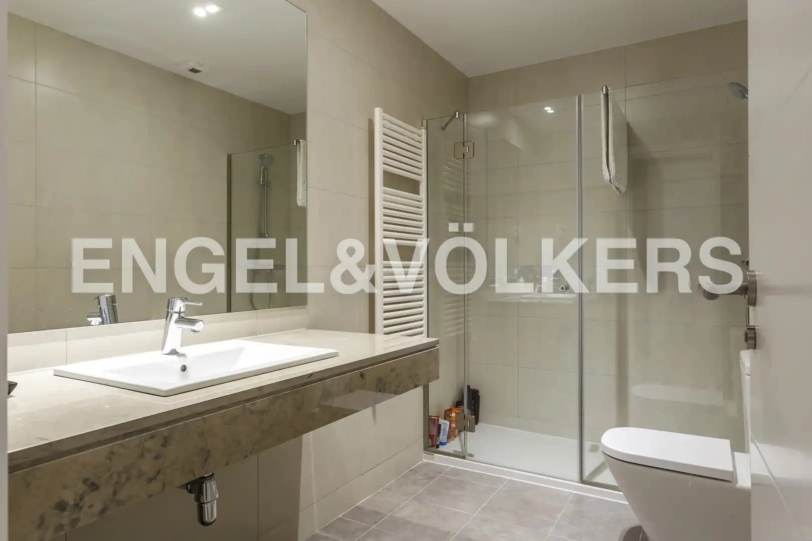 Baño de Ático de alquiler en Madrid con Aire acondicionado, Calefacción y Terraza