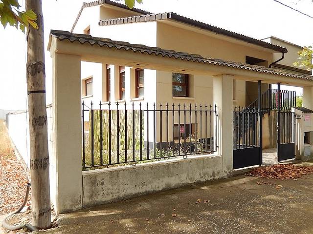 Casa-chalet en Venta en C/ La Estación  en Gurrea de Gállego