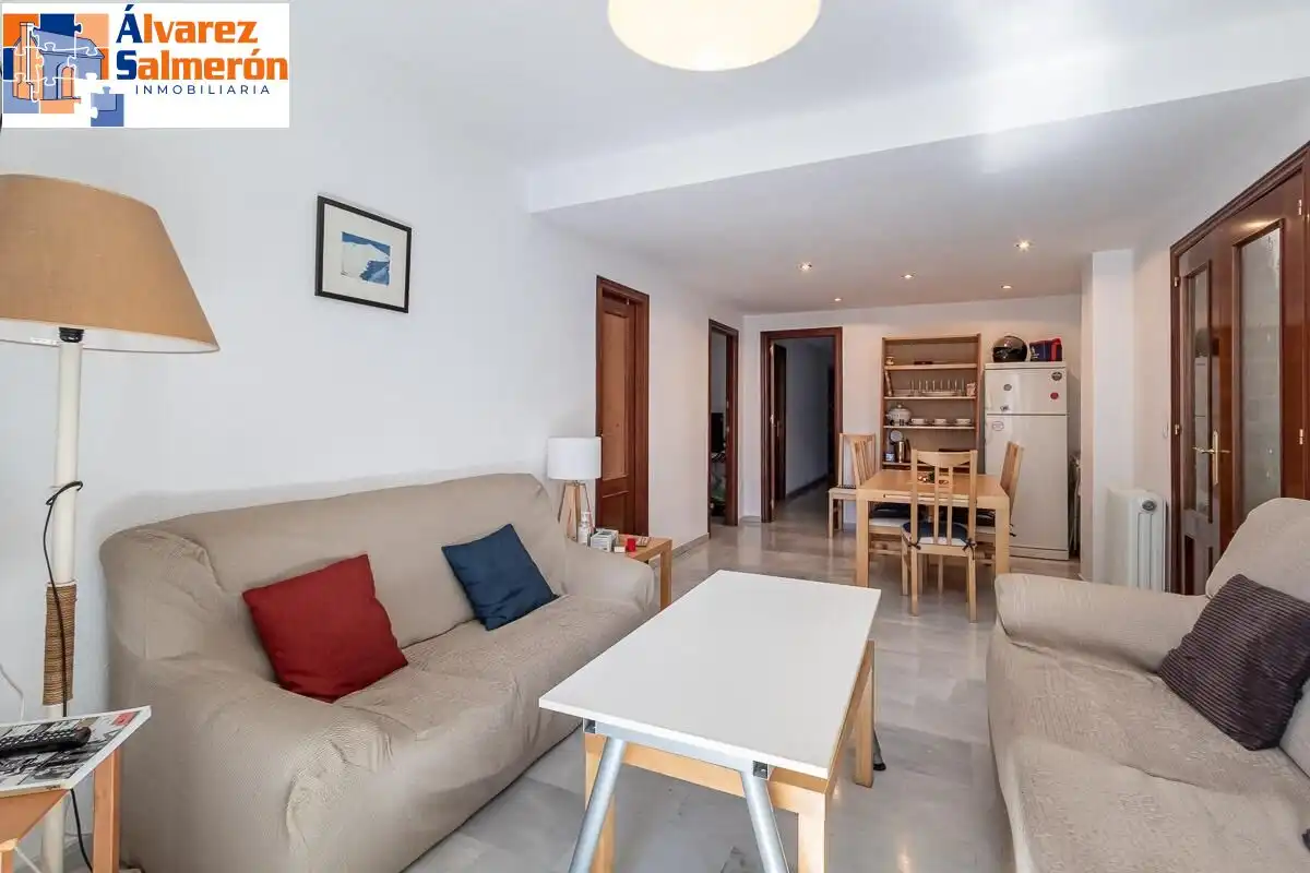 Wohnzimmer von Wohnung zum Verkauf in Granada mit Heizung und Abstellraum