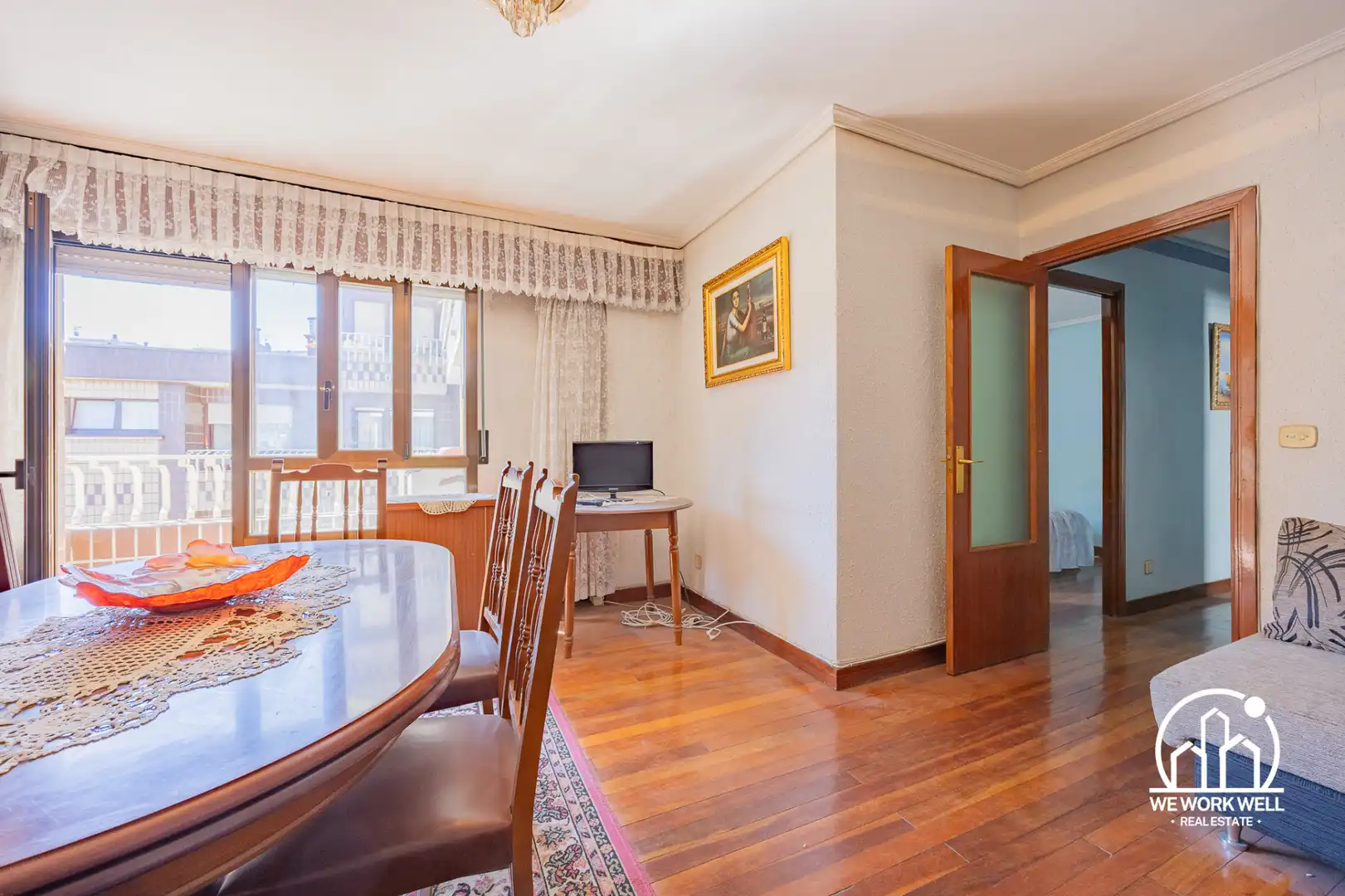 Comedor de Piso en venta en Bilbao  con Calefacción, Amueblado y Horno