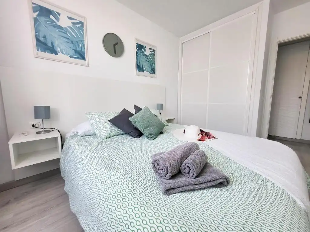 Habitación de Apartamento en venta en Arona con Aire acondicionado, Trastero y Amueblado