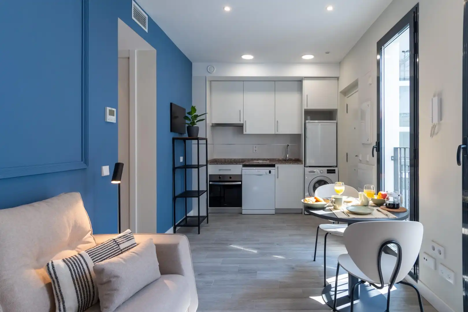Living room of Study for rent in Madrid  with Air Conditioner, Heating and Furnished