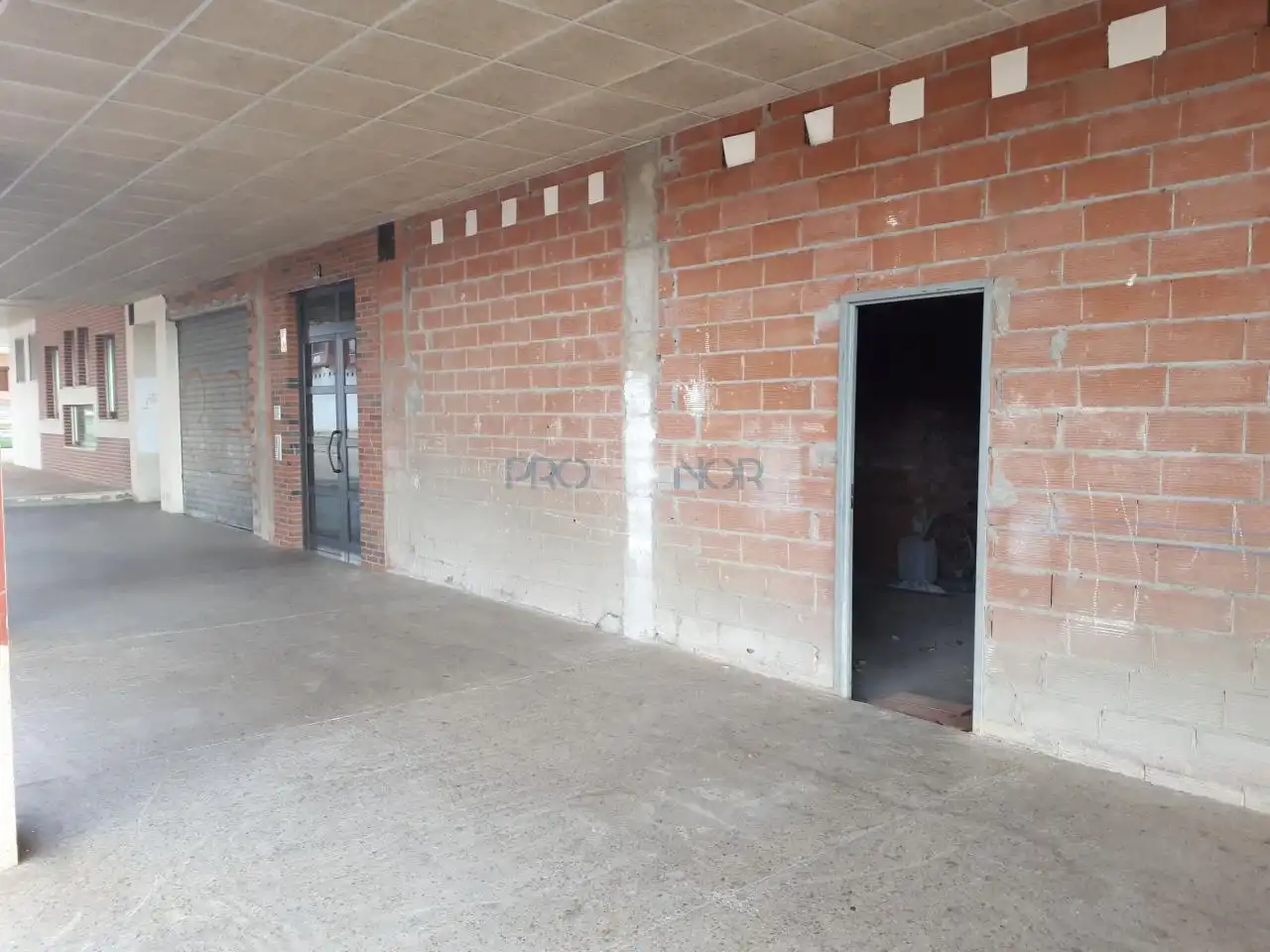 Local comercial en venda a Rosalia de castro, imagen 6