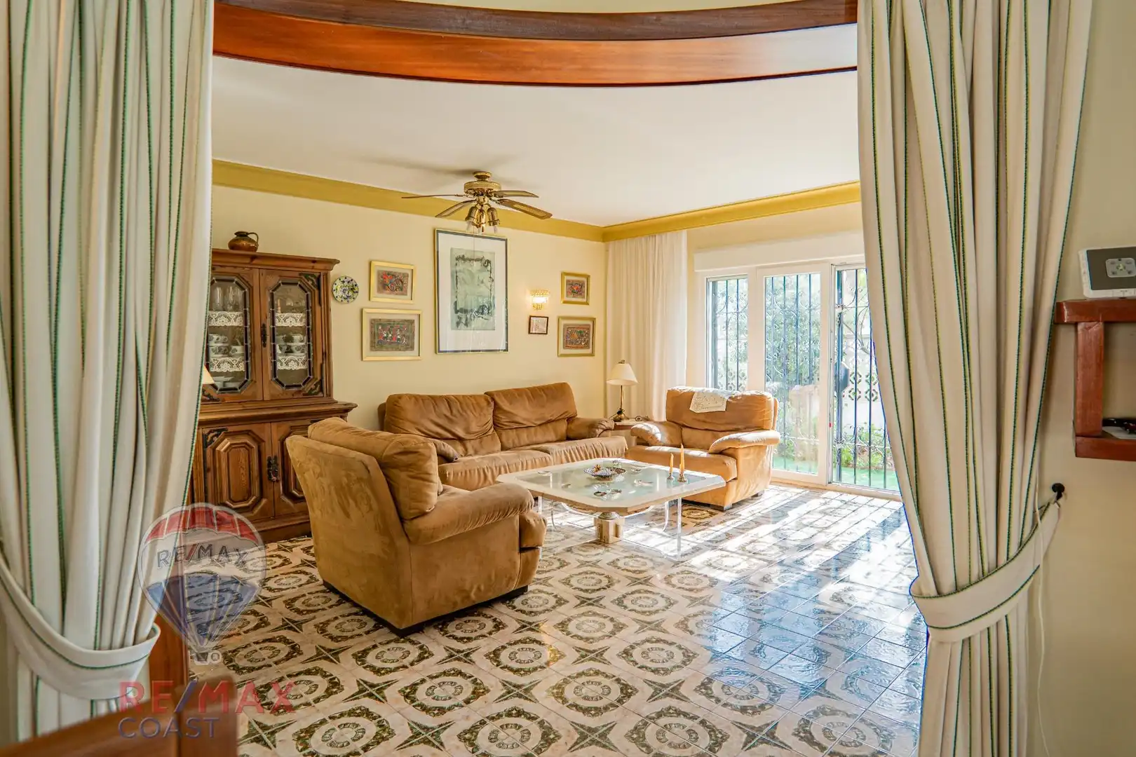 Sala de estar de Casa o chalet en venta en Torrox con Aire acondicionado, Calefacción y Jardín privado