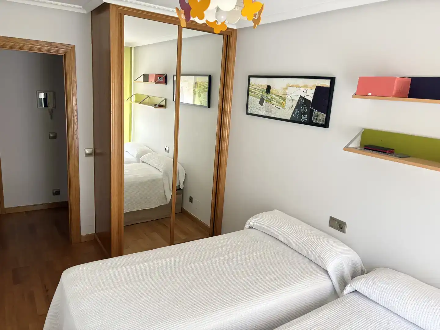 Habitación de Piso de alquiler en León Capital  con Trastero y Amueblado