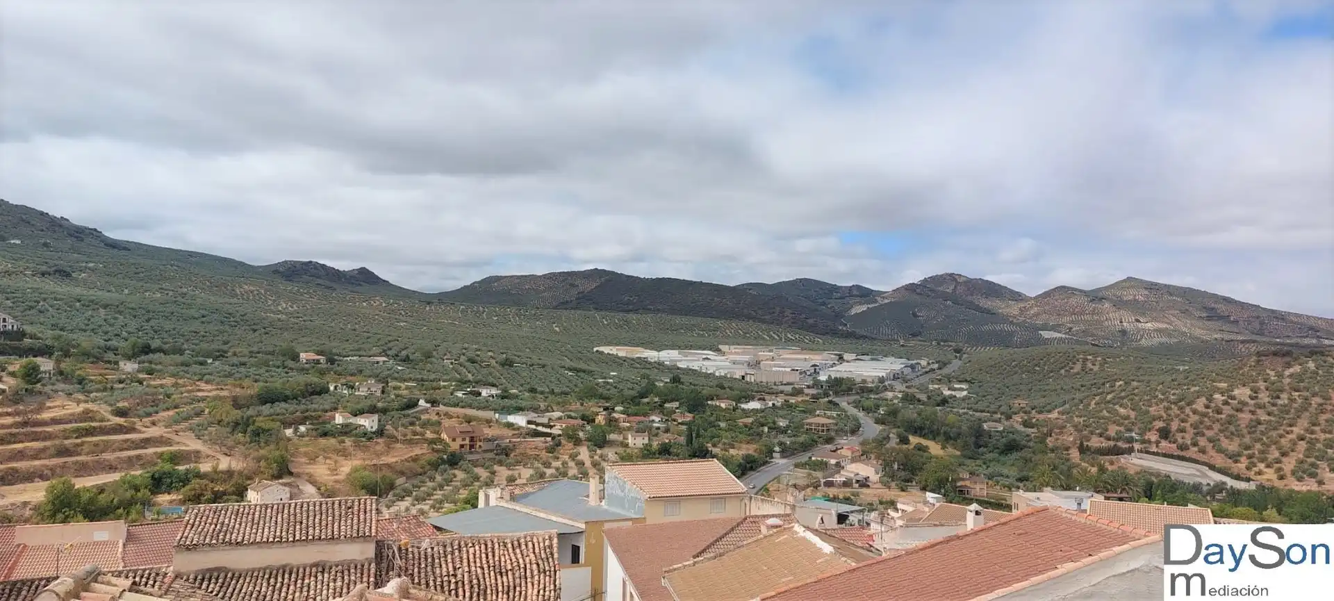 Vista exterior de Casa adosada en venda en Castillo de Locubín