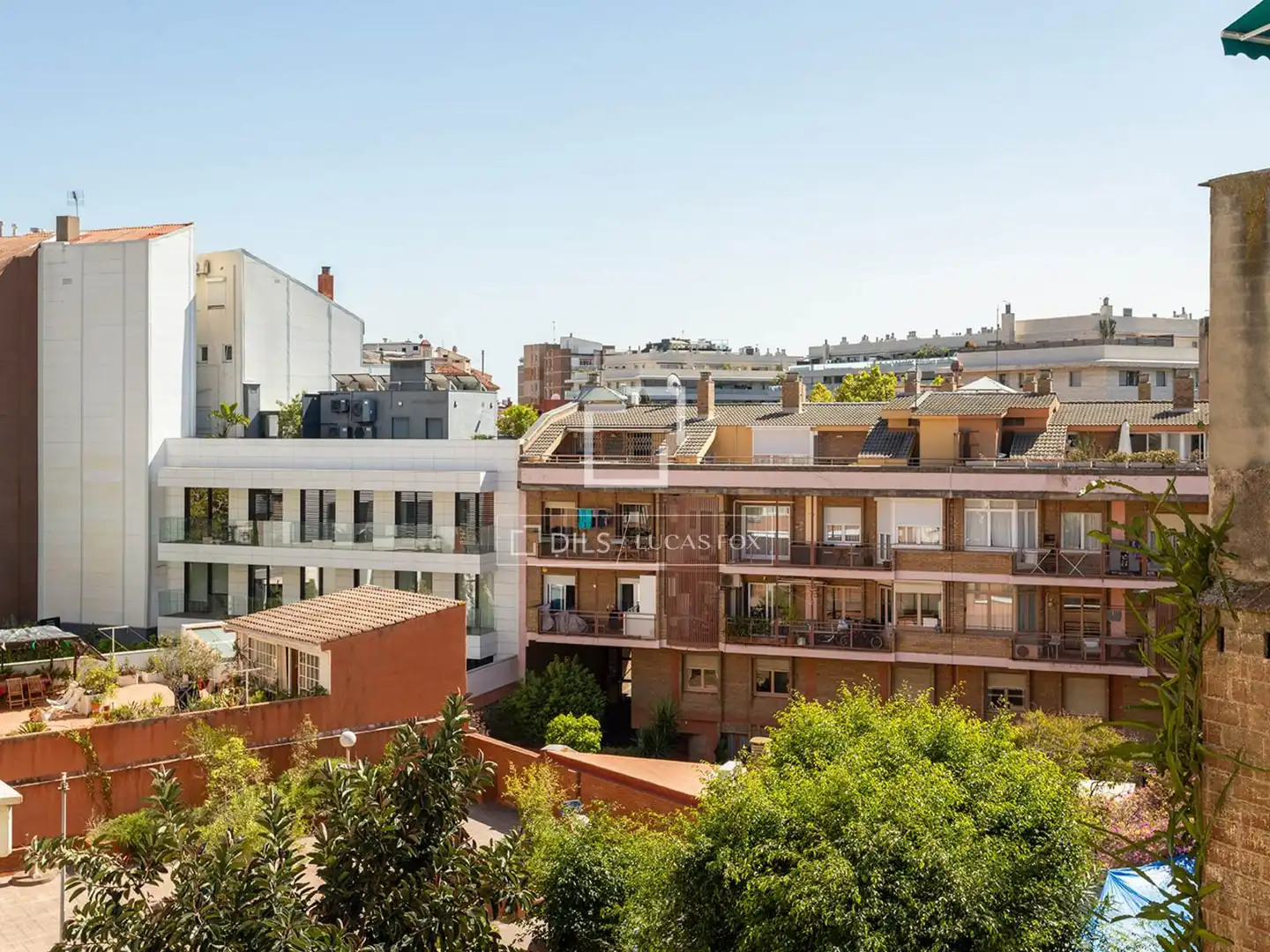 Exterior view of Houses for sale in Barcelona  with Air Conditioner, Terrace and Storage room