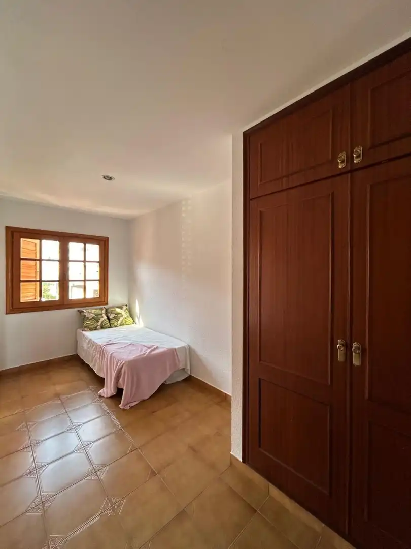 Habitación de Casa o chalet de alquiler en La Pobla de Farnals con Aire acondicionado, Terraza y Piscina