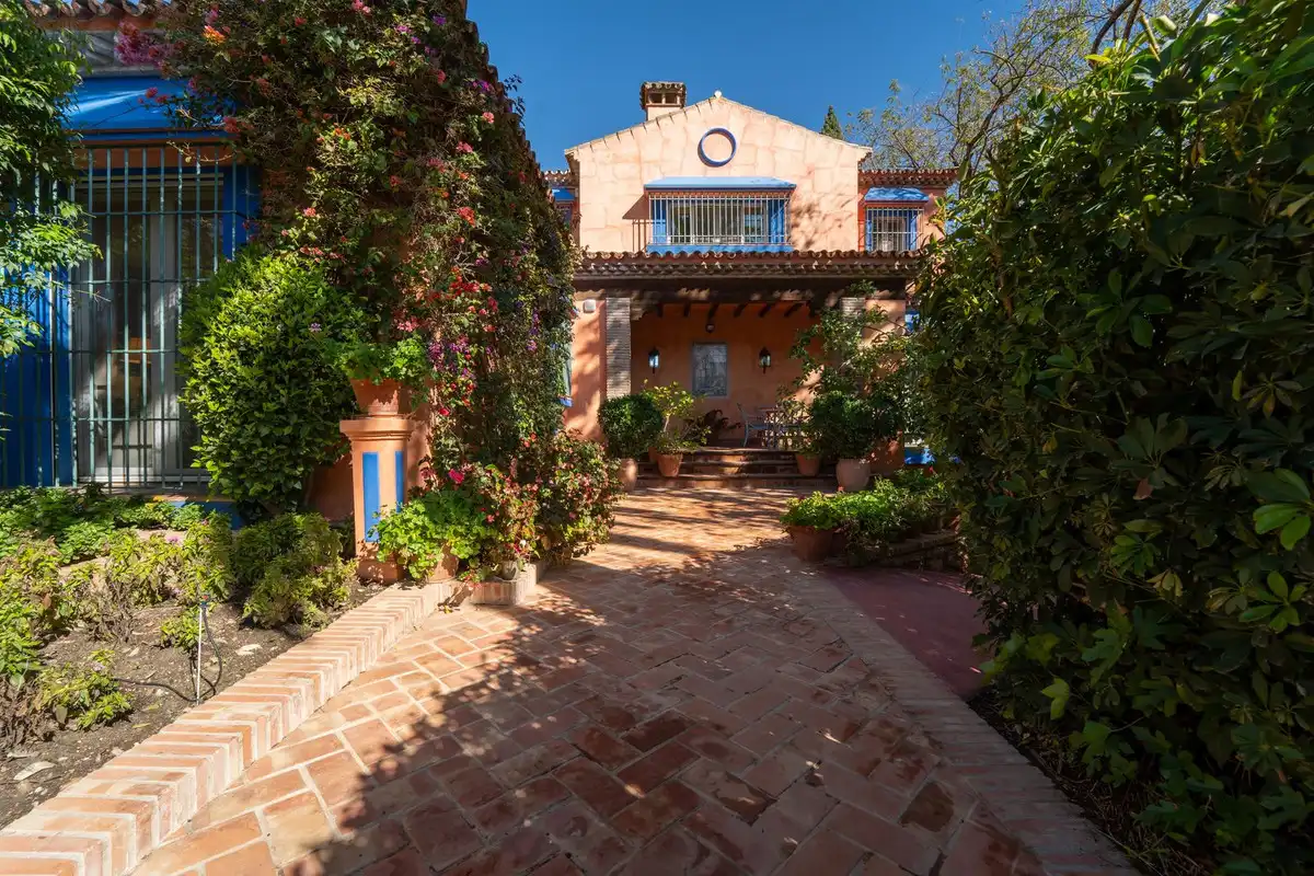 Vista exterior de Apartamento de alquiler en Benahavís con Aire acondicionado, Jardín privado y Terraza