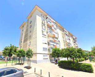 Exterior view of Flat for sale in  Sevilla Capital