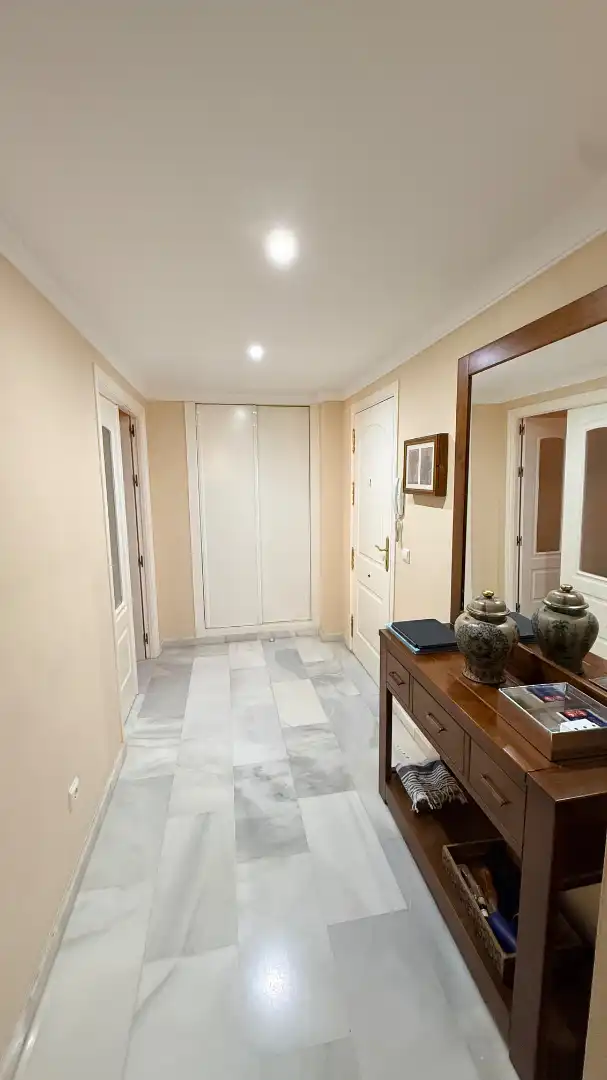 Piso en venta en Marbella con Terraza, Amueblado y Horno