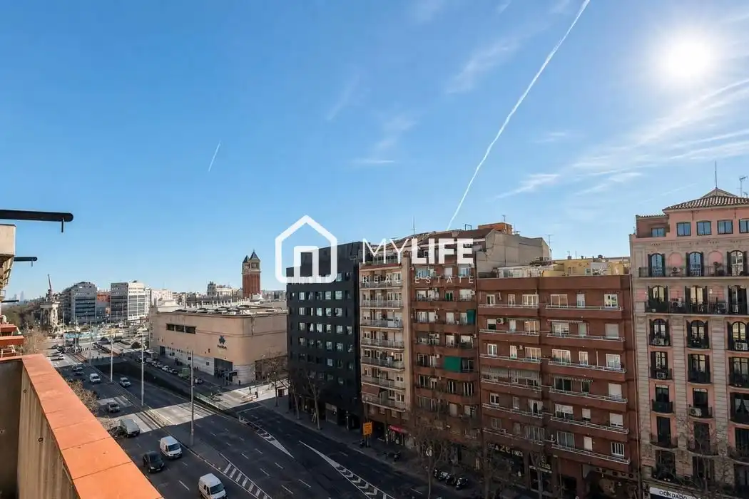 Exterior view of Attic for sale in Barcelona  with Air Conditioner, Heating and Parquet flooring