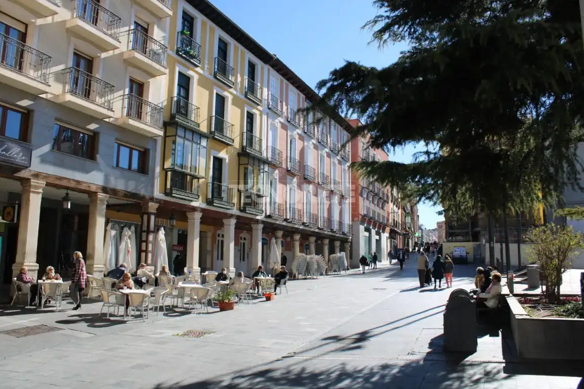 Vista exterior de Pis en venda en Guadalajara amb Aire condicionat, Terrassa i Traster