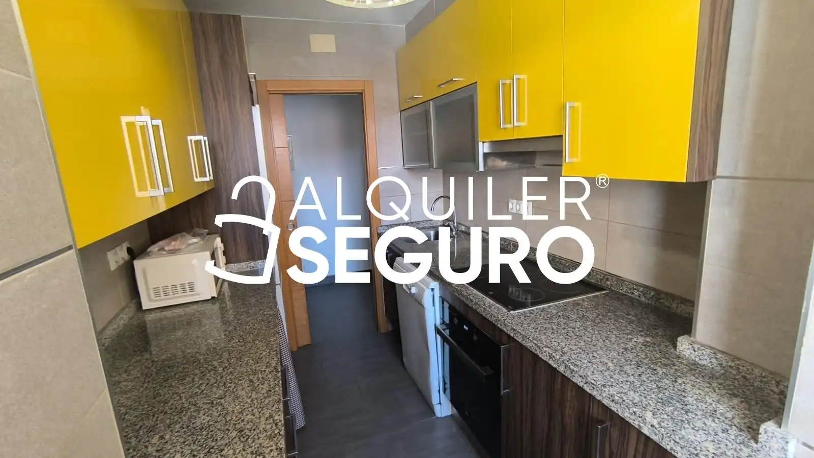 Cocina de Piso de alquiler en Sevilla con Terraza y Amueblado
