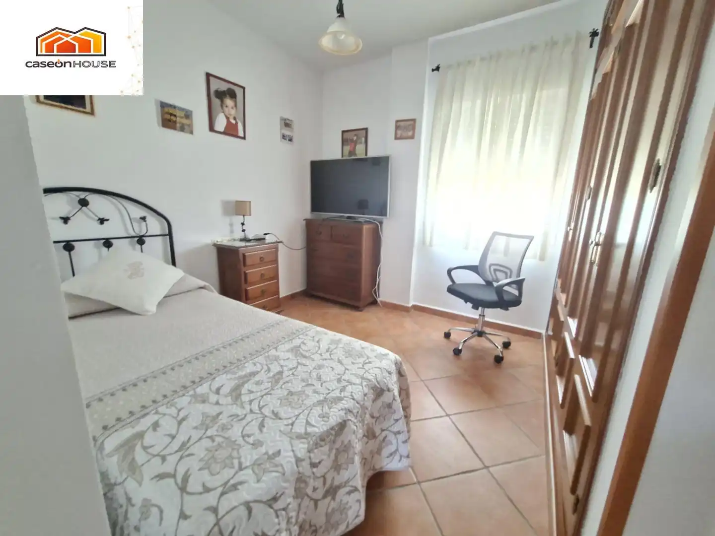 Dormitori de Casa o xalet en venda en Chiclana de la Frontera amb Jardí privat