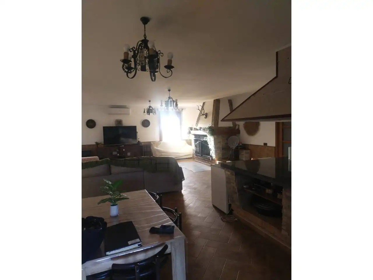 Sala d'estar de Finca rústica en venda en Alhambra amb Aire condicionat, Jardí privat i Terrassa