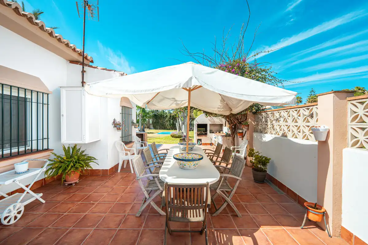 Jardí de Casa o xalet en venda en Marbella amb Aire condicionat, Jardí privat i Piscina