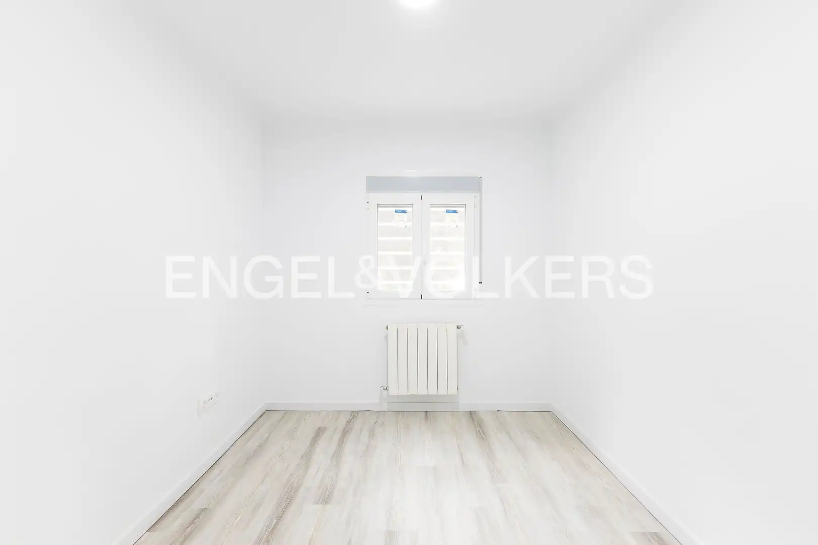 Dormitori de Apartament en venda en Madrid amb Calefacció i Moblat