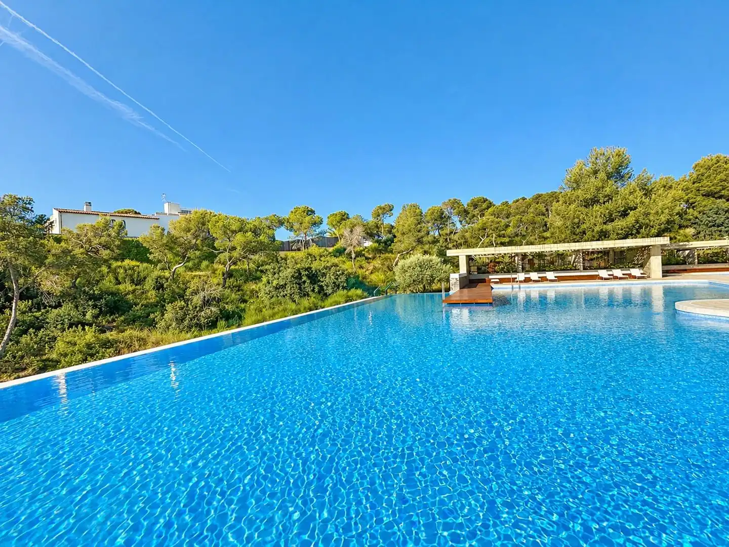 Schwimmbecken von Wohnung zum Verkauf in Sant Pere de Ribes mit Klimaanlage, Heizung und Terrasse