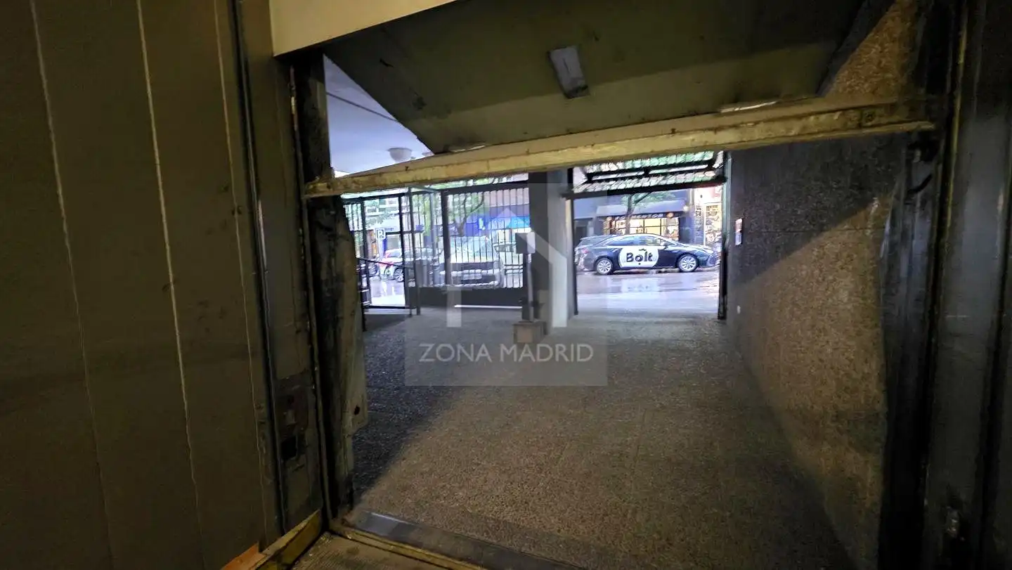 Aparcament de Garatge en venda en Madrid