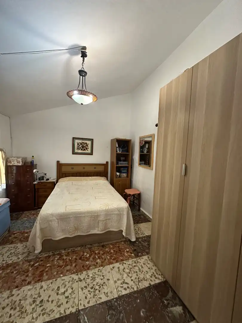 Dormitori de Finca rústica en venda en Benamargosa amb Aire condicionat, Jardí privat i Terrassa
