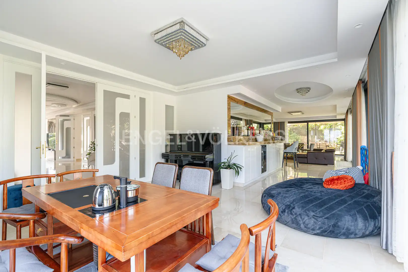 Comedor de Casa o chalet en venta en Boadilla del Monte con Aire acondicionado, Calefacción y Jardín privado