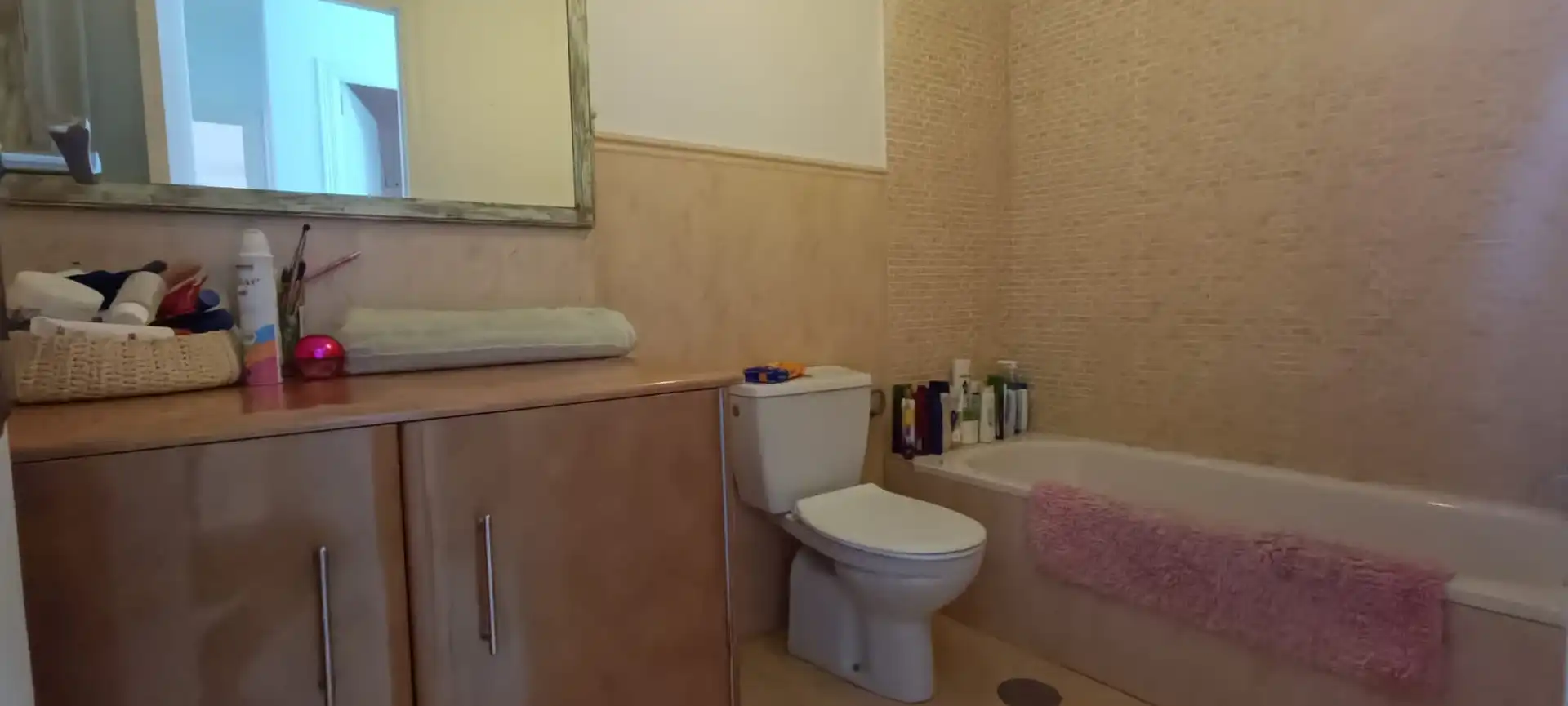 Badezimmer von Wohnung zum Verkauf in Gibraleón mit Klimaanlage