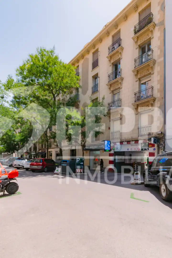 Vista exterior de Pis en venda en Madrid amb Aire condicionat i Calefacció