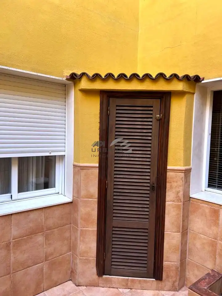 Vista exterior de Casa o chalet en venta en Lucena con Aire acondicionado, Terraza y Trastero