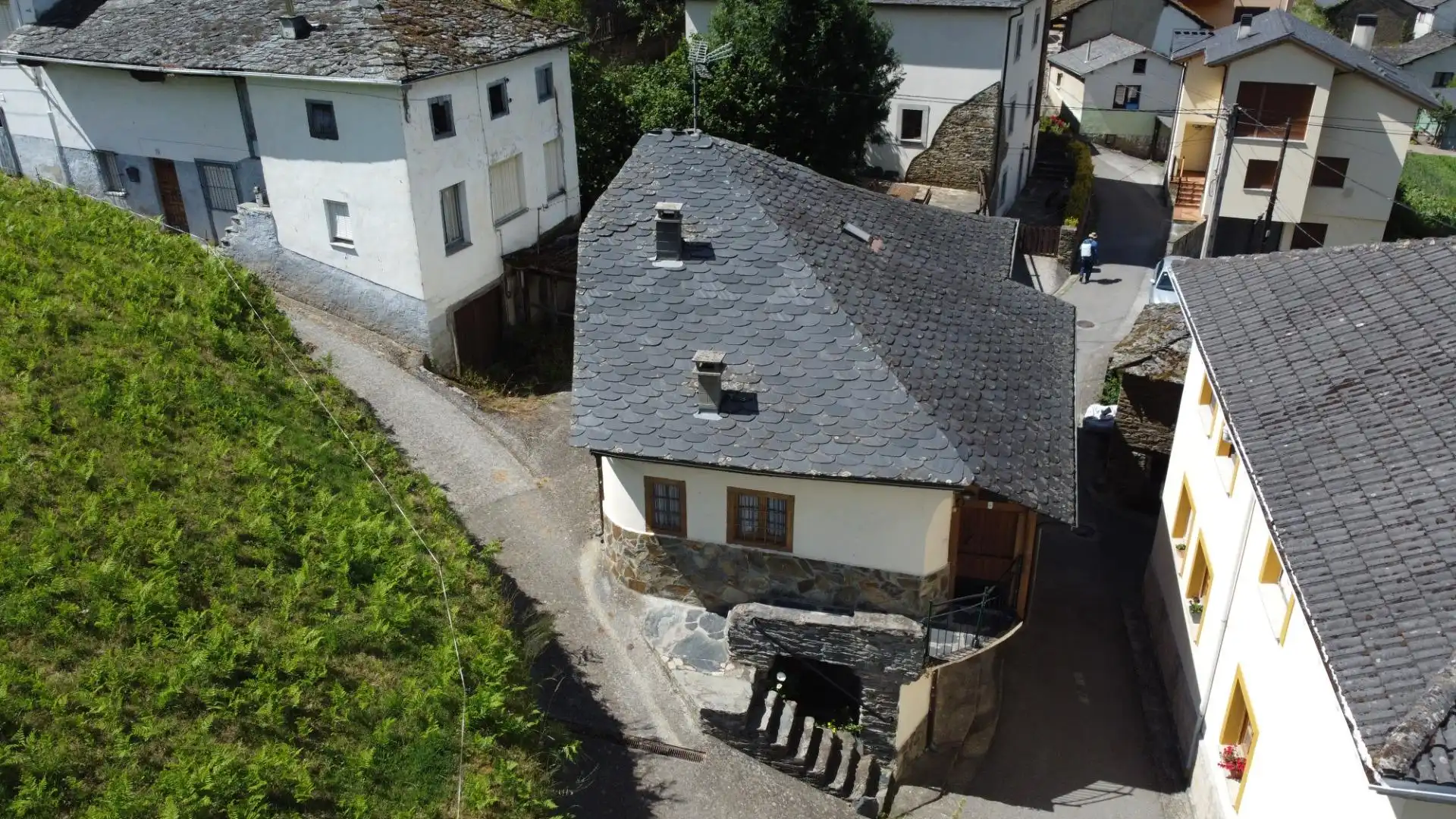 Vista exterior de Casa o chalet en venta en Cangas del Narcea con Jardín privado, Amueblado y Balcón